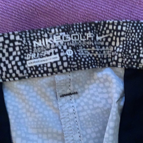 Women’s Nike size 12 golf shorts. Black and white print. Like new. - Picture 6 of 6